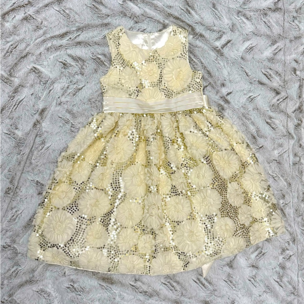Little girls party/wedding dress,size 8, cream color.